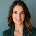 Porträt von Elara Vogt, Leitende UI/UX Mentorin bei Nimbira.